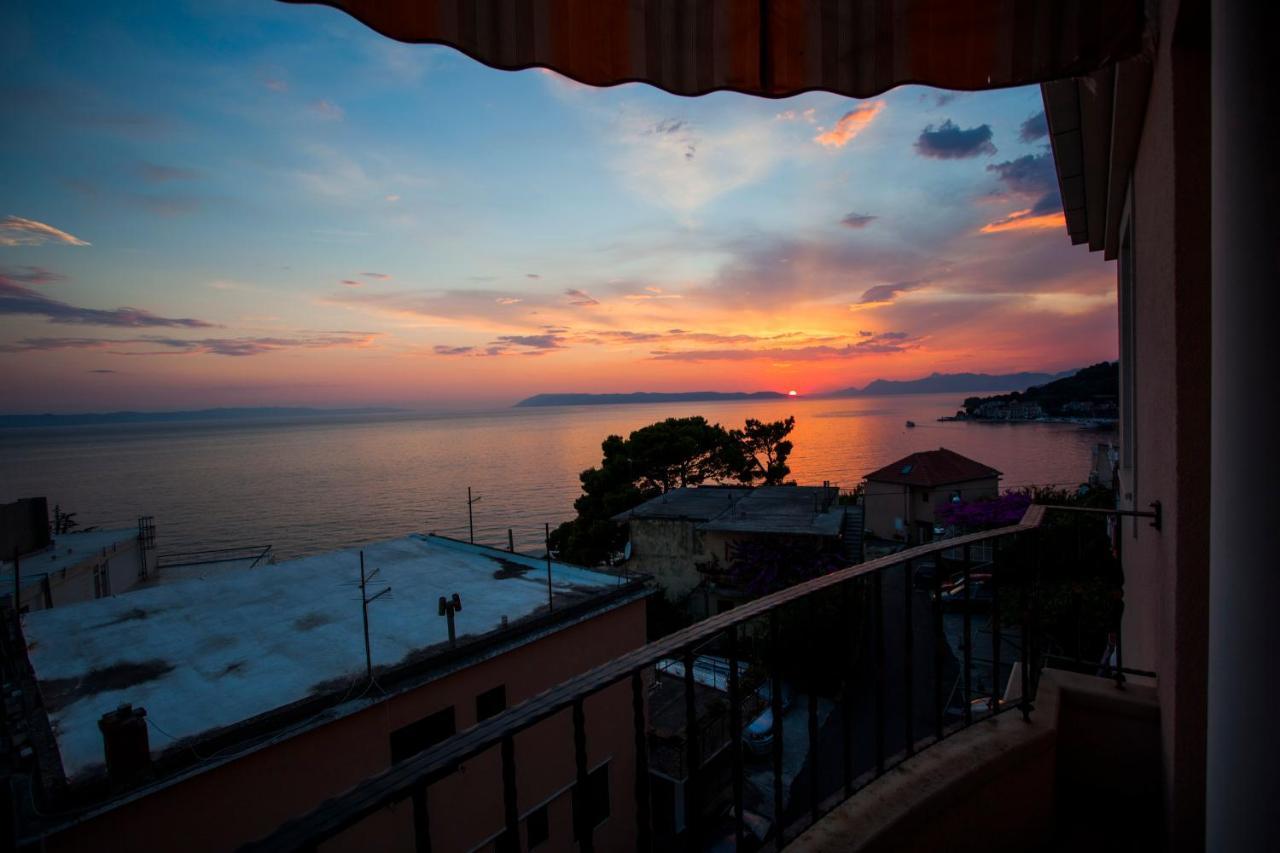 ApartHotel Villa Mozart Podgora Esterno foto