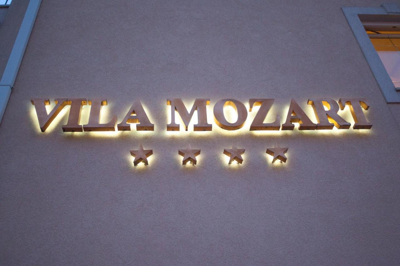ApartHotel Villa Mozart Podgora Esterno foto