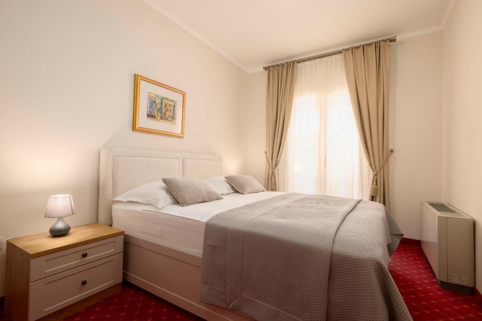ApartHotel Villa Mozart Podgora Esterno foto
